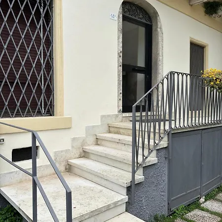 Modern Loft Near The City, Old Watermill Apartment *